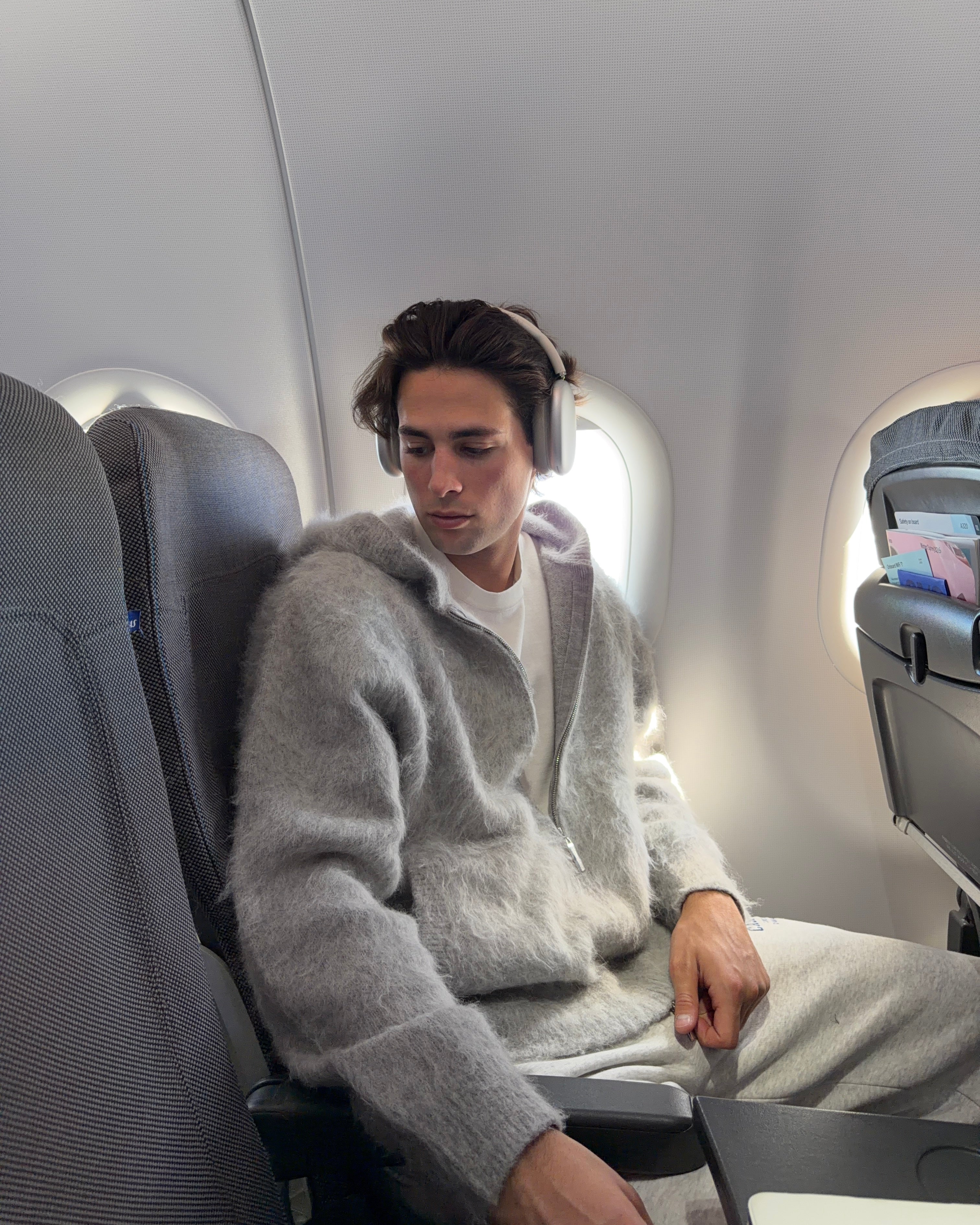 Grey knitted hoodie – Viktors Wardrobe